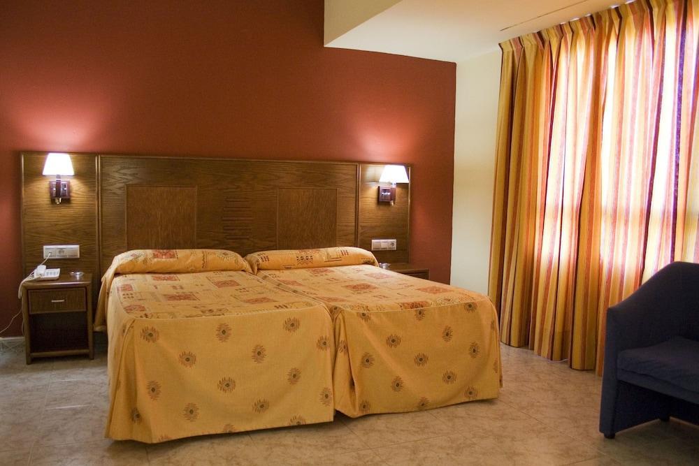 Hotel Perales Talavera de la Reina Esterno foto